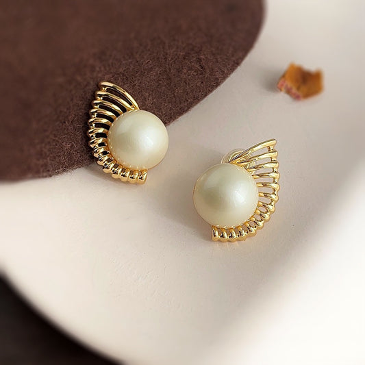 Clip on earrings - golden wing with pearl