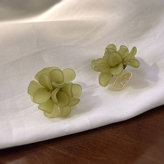 Clip on earrings - white/green flower